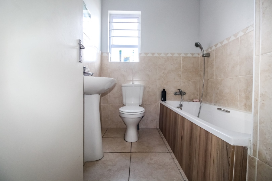 2 Bedroom Property for Sale in Parklands Western Cape